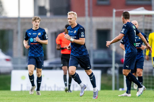 Eskilsminne IFs Robin Wendin Thomasson jublar