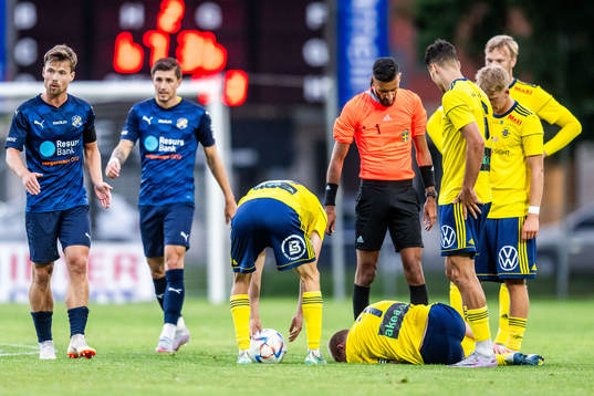Ängelholms Robin Nilsson har ont