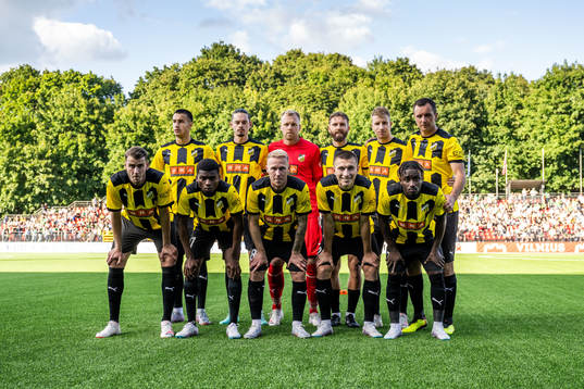 Srdjan Hrstic, Amor Layouni, goalkeeper Peter Abrahamsson,