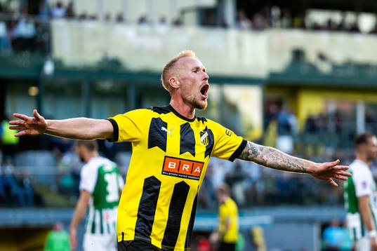 Mikkel Rygaard Jensen of Häcken celebrates