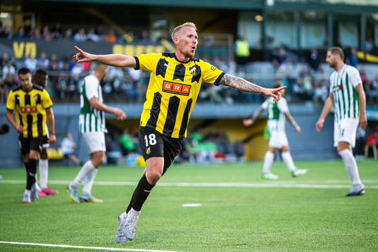 Mikkel Rygaard Jensen of Häcken celebrates