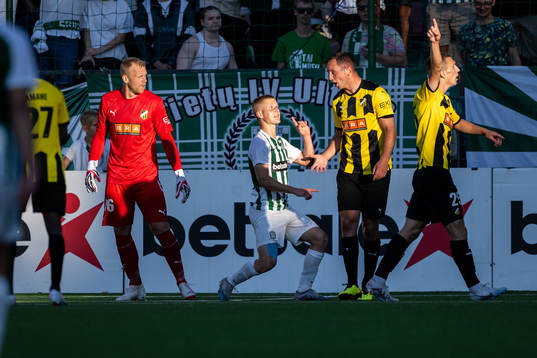 goalkeeper Peter Abrahamsson, Even Hovland and Kristoffer