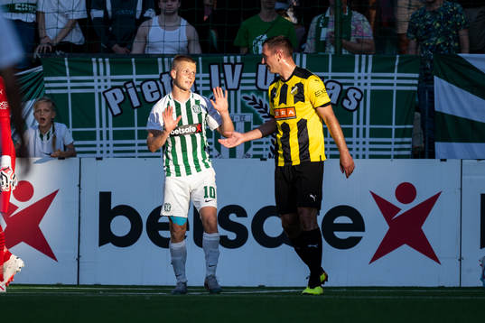 Paulius Golubickas of Zalgiris Vilnius and Even Hovland of