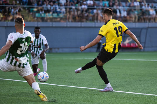Srdjan Hrstic of Häcken scores 0-2