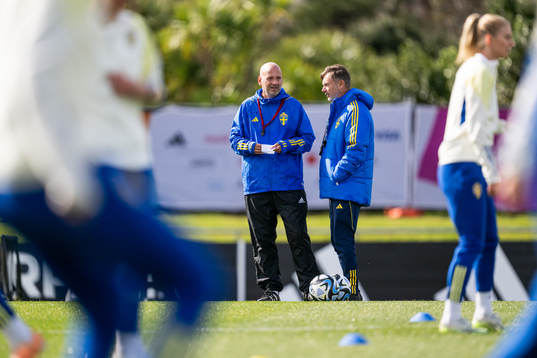 Assistant coach Magnus Wikman and head coach Peter