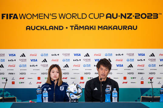 Fuka Nagano and head coach Ikeda Futoshi of the Japanese