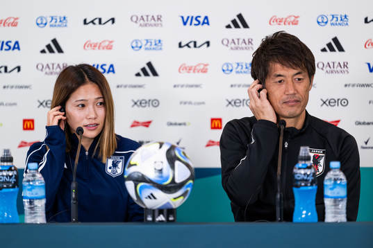 Fuka Nagano and head coach Ikeda Futoshi of the Japanese