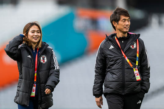 Fuka Nagano and head coach Ikeda Futoshi of the Japanese