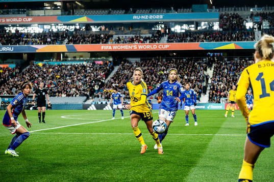 Filippa Angeldahl of Sweden and Yui Hasegawa of Japan