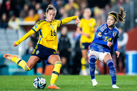 Filippa Angeldahl of Sweden and Yui Hasegawa of Japan
