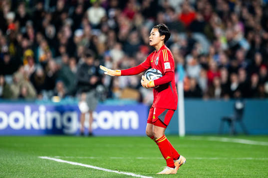 Goalkeeper Ayaka Yamashita of Japan