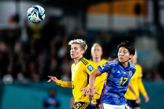Lina Hurtig of Sweden and Kiko Seike of Japan