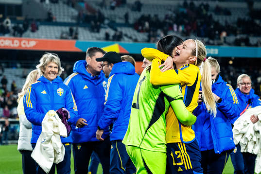 Goalkeeper Zecira Musovic and Amanda Ilestedt of Sweden
