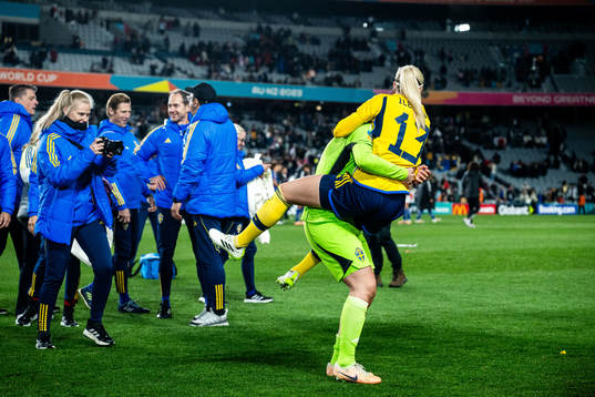 Goalkeeper Zecira Musovic and Amanda Ilestedt of Sweden