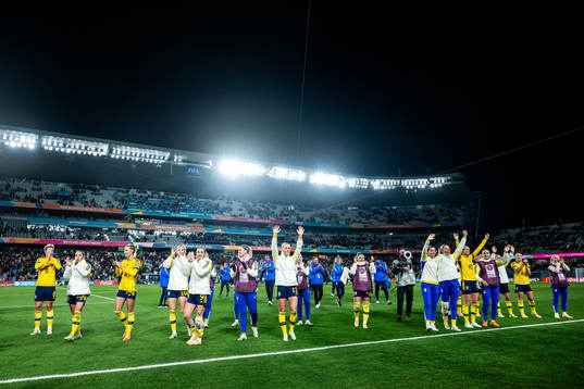 Players of Sweden celebrates