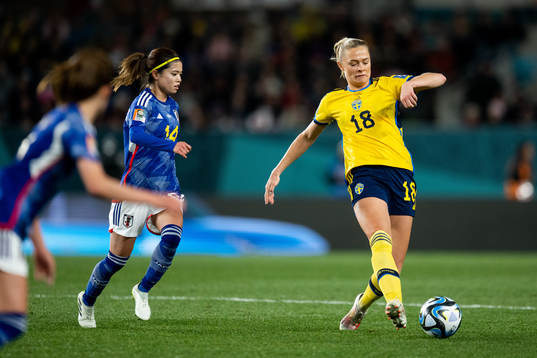 Yui Hasegawa of Japan and Fridolina Rolfö of Sweden