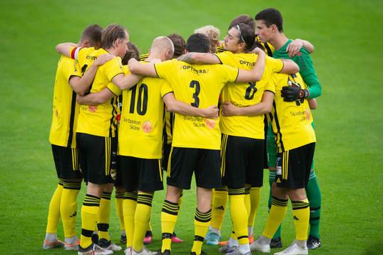 IFK Hässleholm samling före match i matchen i division 2