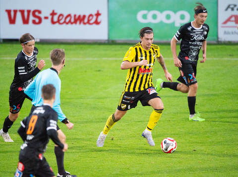 IFK Hässleholms Axel Winberg i matchen i division 2 mellan