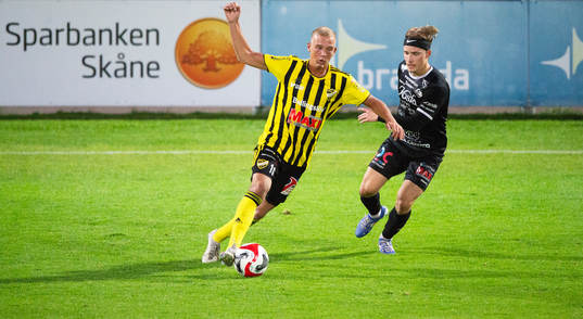 IFK Hässleholms Olle Kjellman Olblad i matchen i division