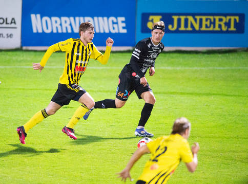 IFK Hässleholms Edvin Nilsson i matchen i division 2