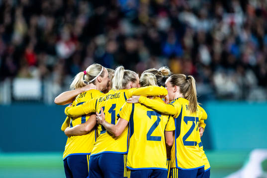 Amanda Ilestedt of Sweden celebrates with team