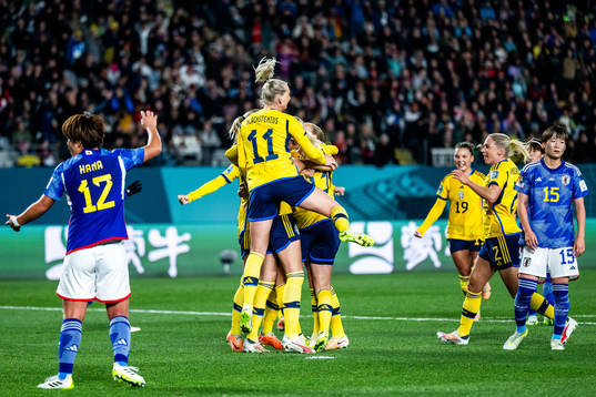 Stina Blackstenius of Sweden celebrates with. team