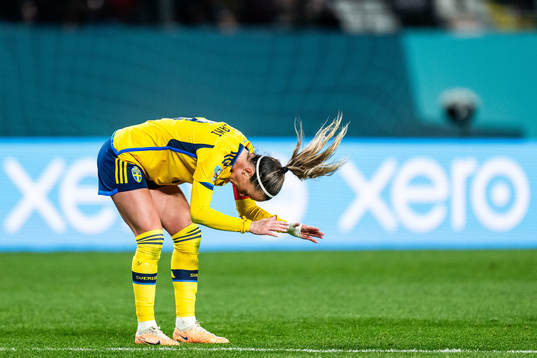Kosovare Asllani of Sweden reacts