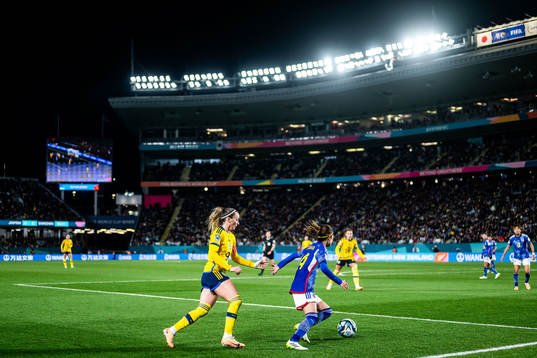 Kosovare Asllani of Sweden and Yui Hasegawa of Japan