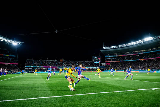 Madelen Janogy of Sweden and Yui Hasegawa of Japan