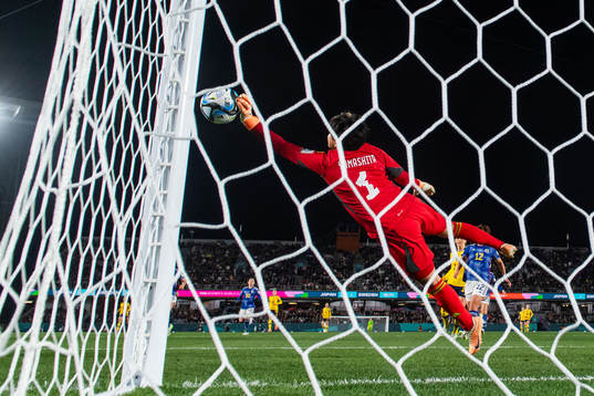 goalkeeper Ayaka Yamashita of Japan with a save