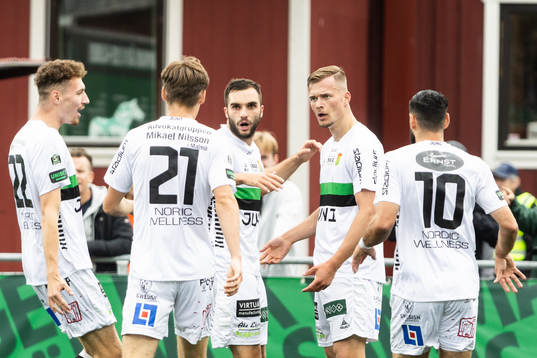 GAIS Alexander Ahl Holmström jublar