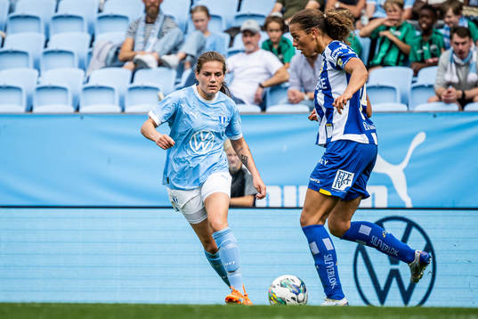 Malmö FFs Sarah Mellouk och IFK Göteborgs Malva Larsson