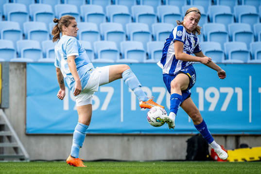Malmö FFs Sarah Mellouk och IFK Göteborgs Emma Broddheimer