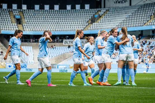 Malmö FFs Rebecka Holm jublar
