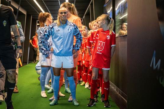 Malmö FFs Elin Björklund i spelartunneln