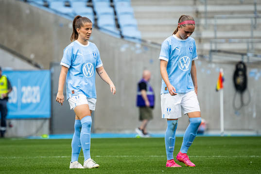Malmö FFs Lovisa Wifvesson och Nova Rolfsson deppar