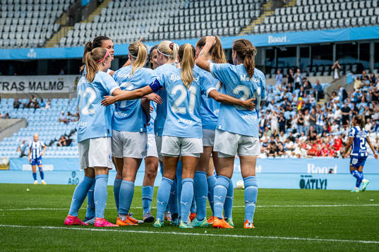 Malmö FFs Rebecka Holm jublar