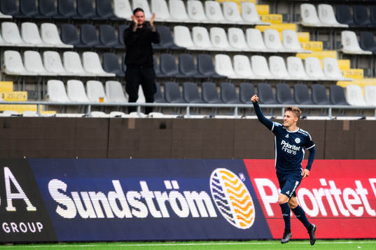 Utsiktens Erik Westermark jublar