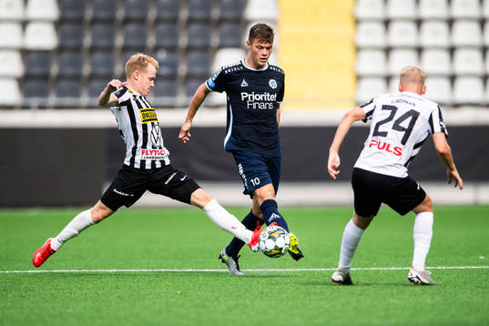 Landskronas David Edvardsson och Utsiktens Albin Skoglund