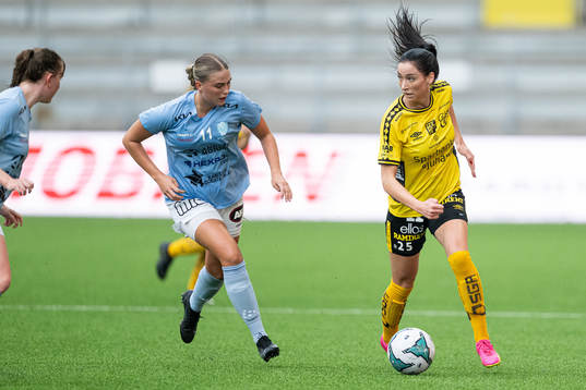Vikens Alicia Frankert och Elfsborgs Izabella Bergström