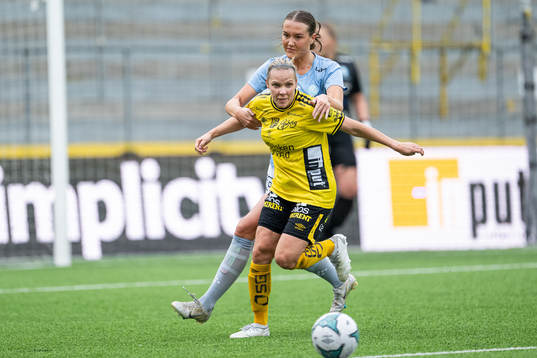 Vikens Evelina Väyrynen och Elfsborgs Linda Westberg