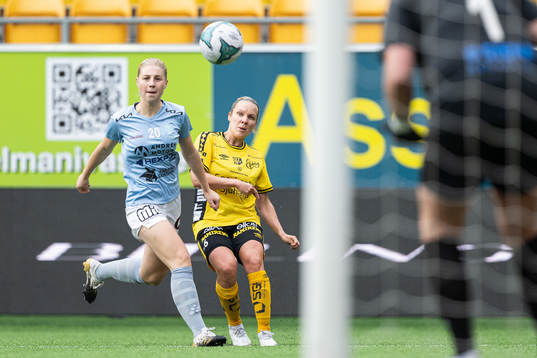 Vikens Nellie Lövenhamn och Elfsborgs Linda Westberg