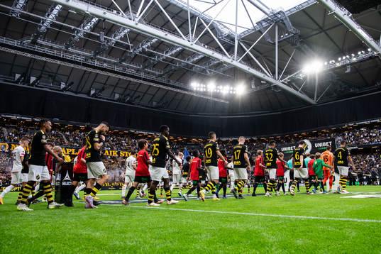 AIKs och Brommapojkarnas spelare