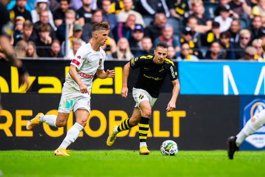 Brommapojkarnas Samuel Leach Holm och AIKs Dino Besirovic