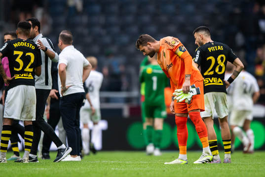 AIKs målvakt Kristoffer Nordfeldt deppar