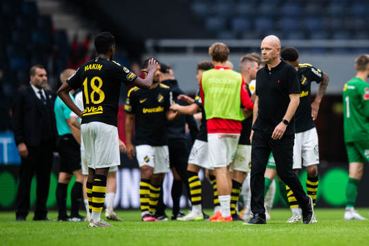 AIKs tränare Henning Berg deppar