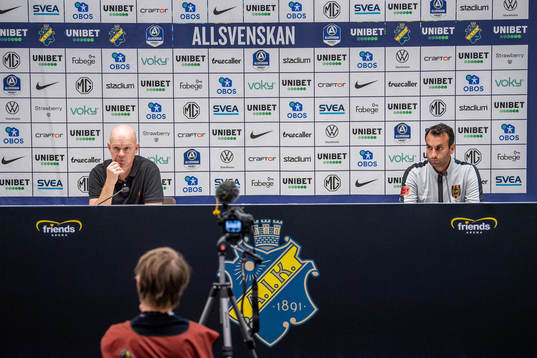 AIKs tränare Henning Berg och Brommapojkarnas assisterande