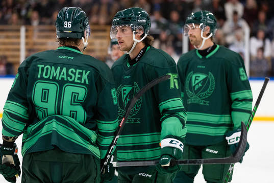 Färjestads David Tomasek och Jeremy Salvas Groleau