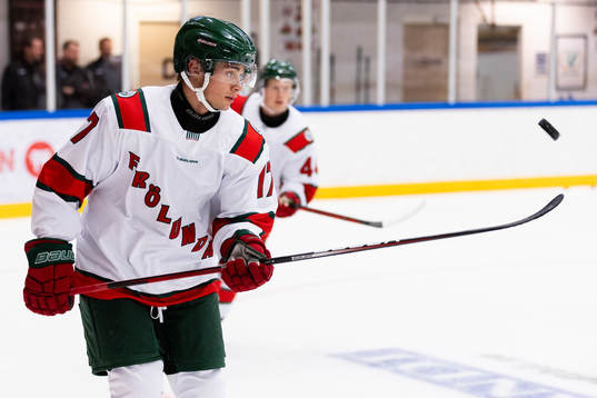 Frölundas Isac Born innan ishockeymatchen i Strömstad