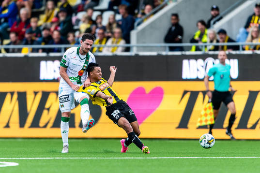 Varbergs Robin Tranberg och Häckens Momodou Lamin Sonko